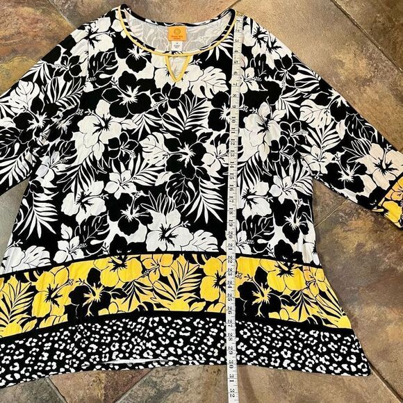Ruby Rd. Black White Floral Keyhole Blouse 1X - Picture 7 of 10